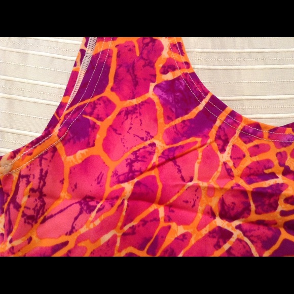 Multicolored Pink Spandex Tank Crop Top - Picture 3 of 3